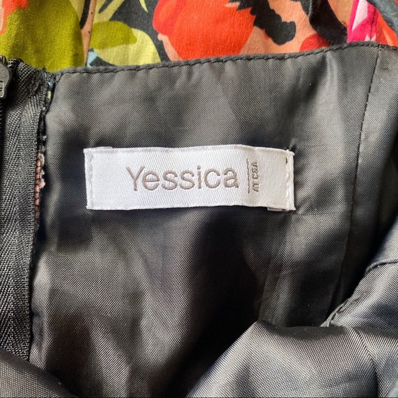 💐 YESSICA BLACK MULTI FLORAL SKATER DRESS! - Picture 6 of 11